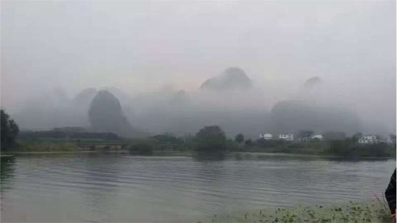 烟雨中的桂林山水