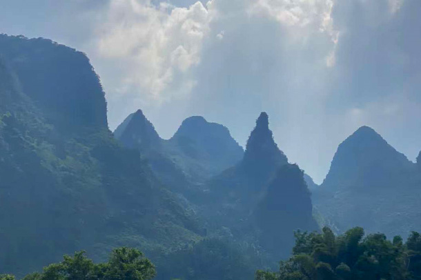 漓江景点之童子拜观音
