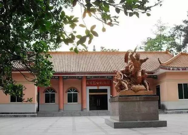 大门亭廊,仿古排门,烈士纪念馆,烈士纪念塔,韦拔群烈士陵墓,解放东兰